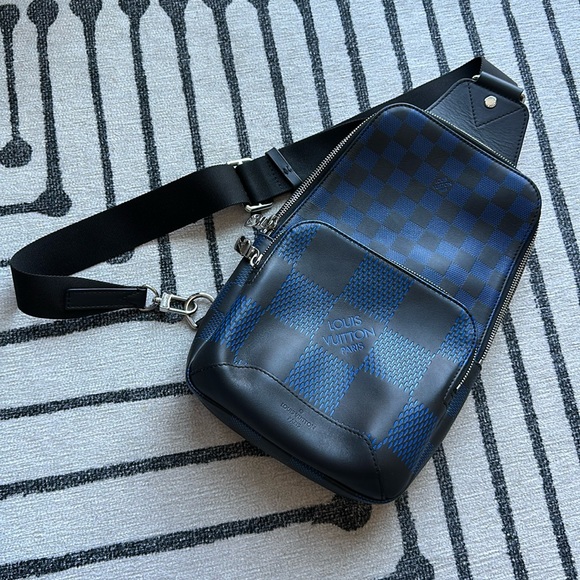 Louis Vuitton Avenue Sling Bag - Picture 1 of 4